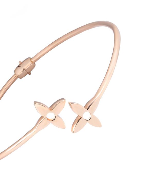 Gold Bracelet With Flowers (Demo)