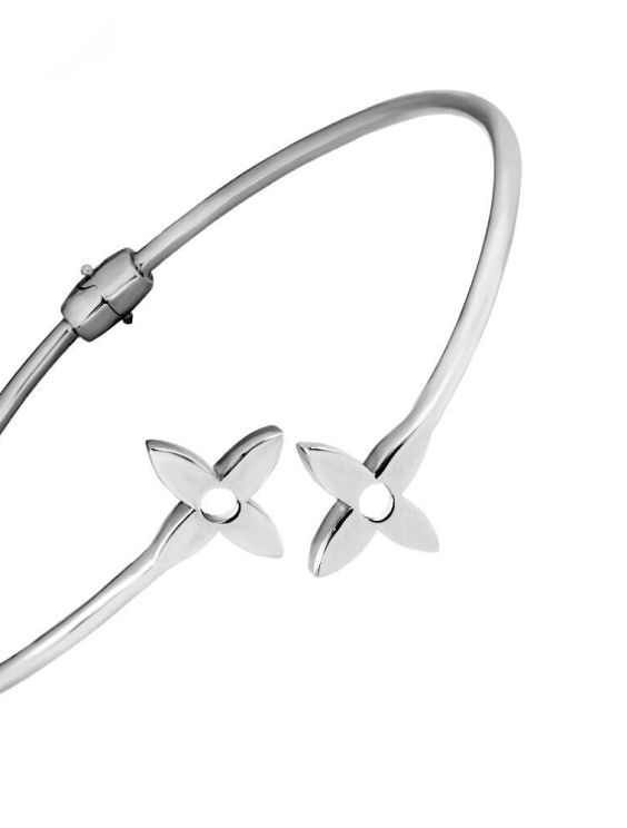 Bracelet With Flowers (Demo)